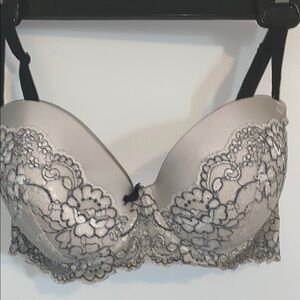 Victoria's Secret Lace Bra - Black and Cream
